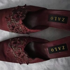 Zalo Women's Deep Red Floral Mules
